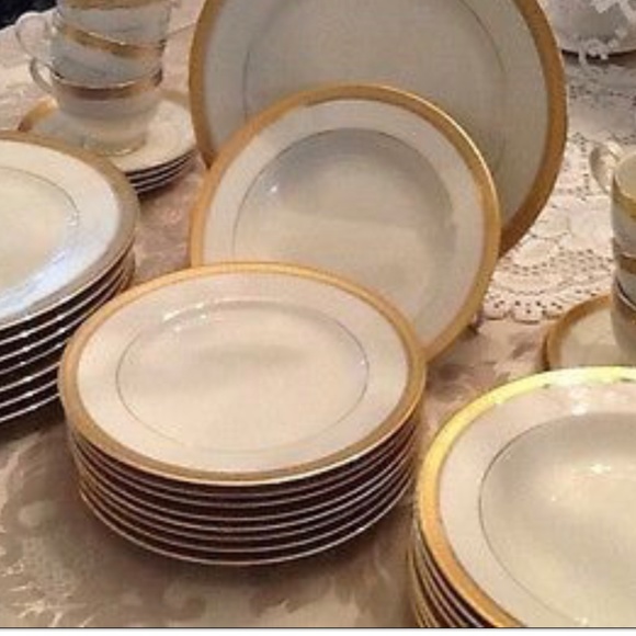 Rare Mikasa Fine China Set - Picture 1 of 2